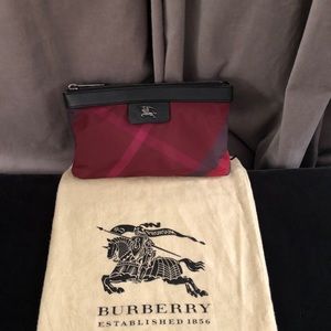 Burberry clutch